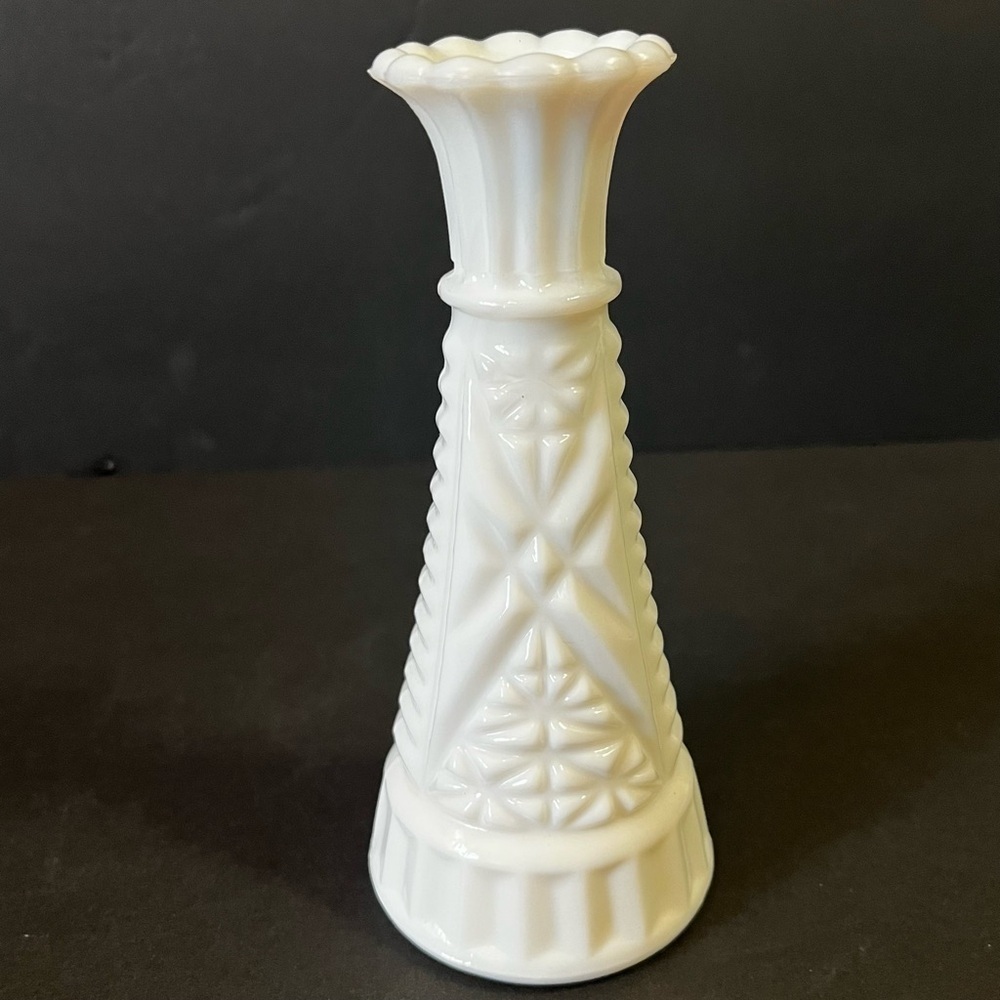 MCM Anchor Hocking Milk Glass Bud Vase Flower White Stars and Bars Vintage 6"